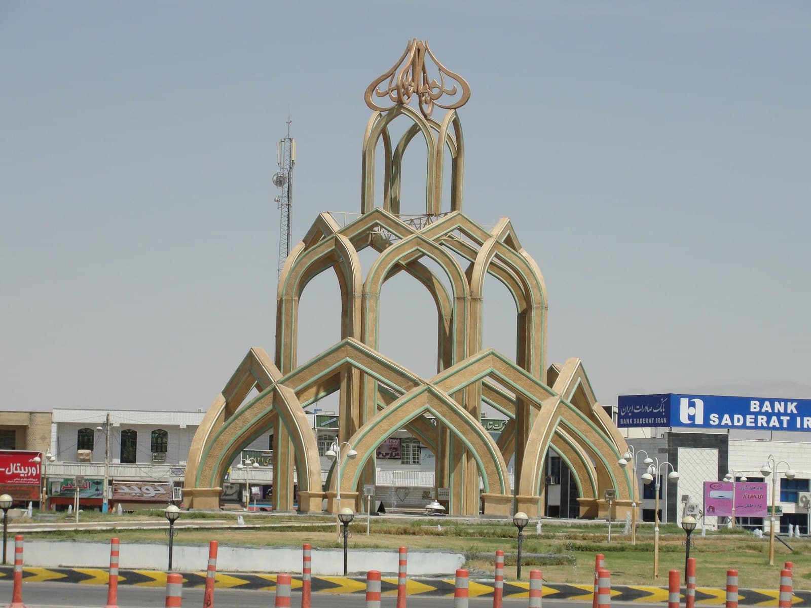 عکس آرشیوی از میدان شهر لامرد، عکاس علی علوی، سال ۲۰۱۰