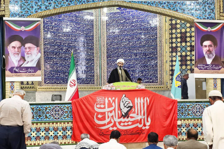 حجت‌الاسلام محمدجواد آزاد در جایگاه نماز جمعه لامرد